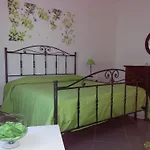 Al Tetto Rosso Casa Nella Natura فندق مبيت وإفطار 3*