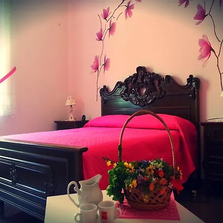 Al Tetto Rosso Eco-friendly B&B 아크리