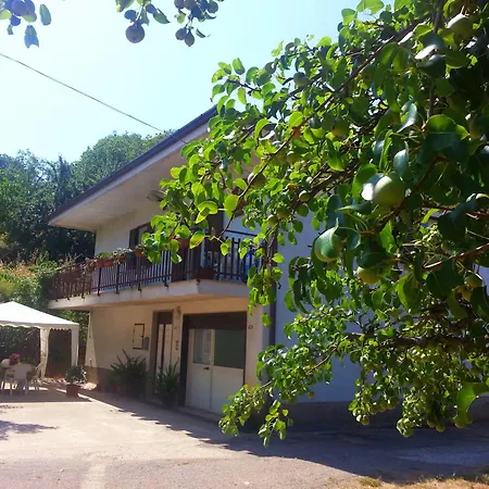 Al Tetto Rosso Casa Nella Natura Bed and breakfast 3*