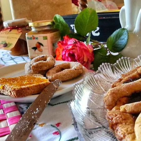 Al Tetto Rosso Casa Nella Natura Bed & Breakfast 3*