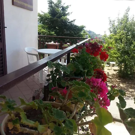 Al Tetto Rosso Casa Nella Natura