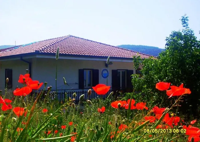 Al Tetto Rosso Casa Nella Natura