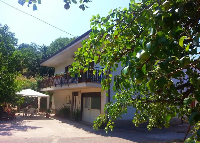 Al Tetto Rosso Casa Nella Natura ベッド・アンド・ブレックファスト 3*